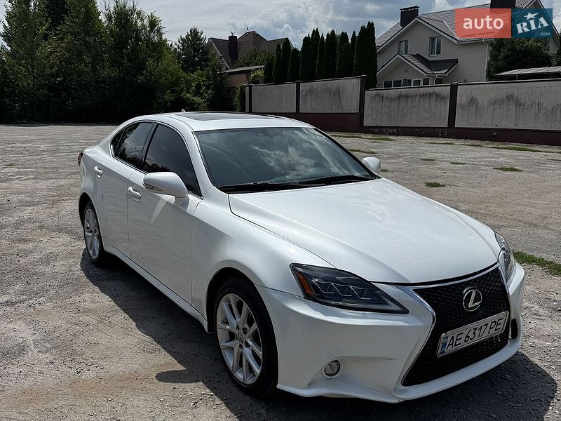 Lexus IS 2012