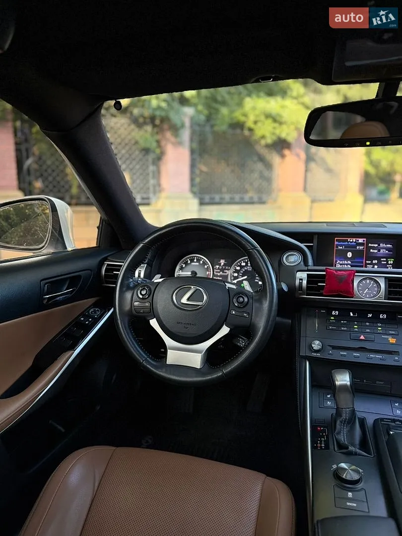 2014 Lexus IS - мініатюра 19