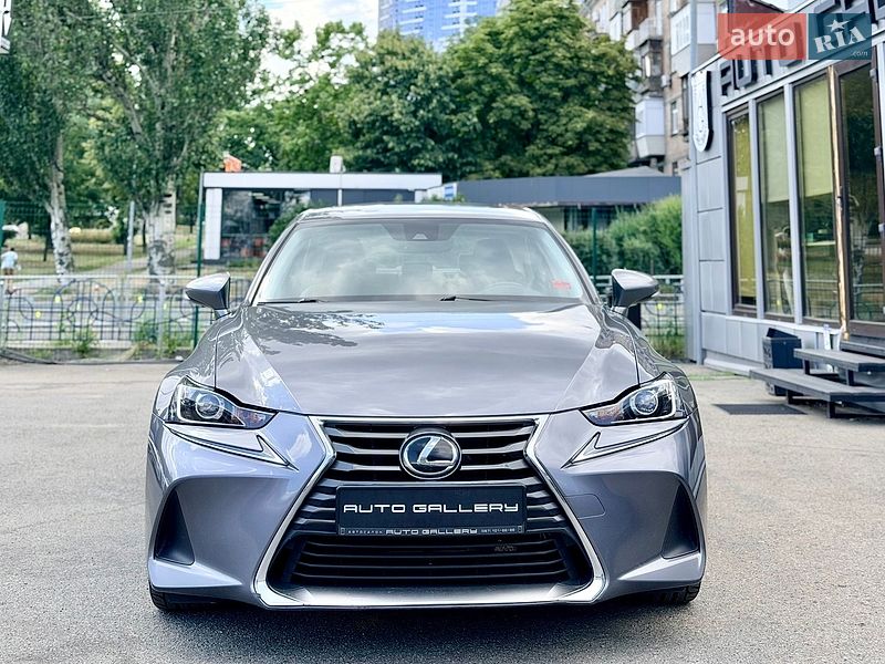 Седан Lexus IS 2018 в Києві