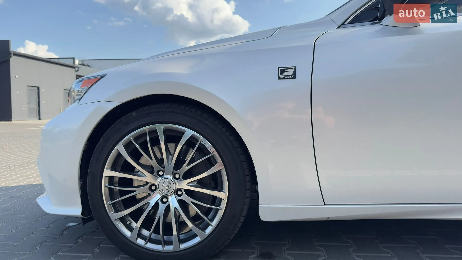 2016 Lexus IS - мініатюра 6