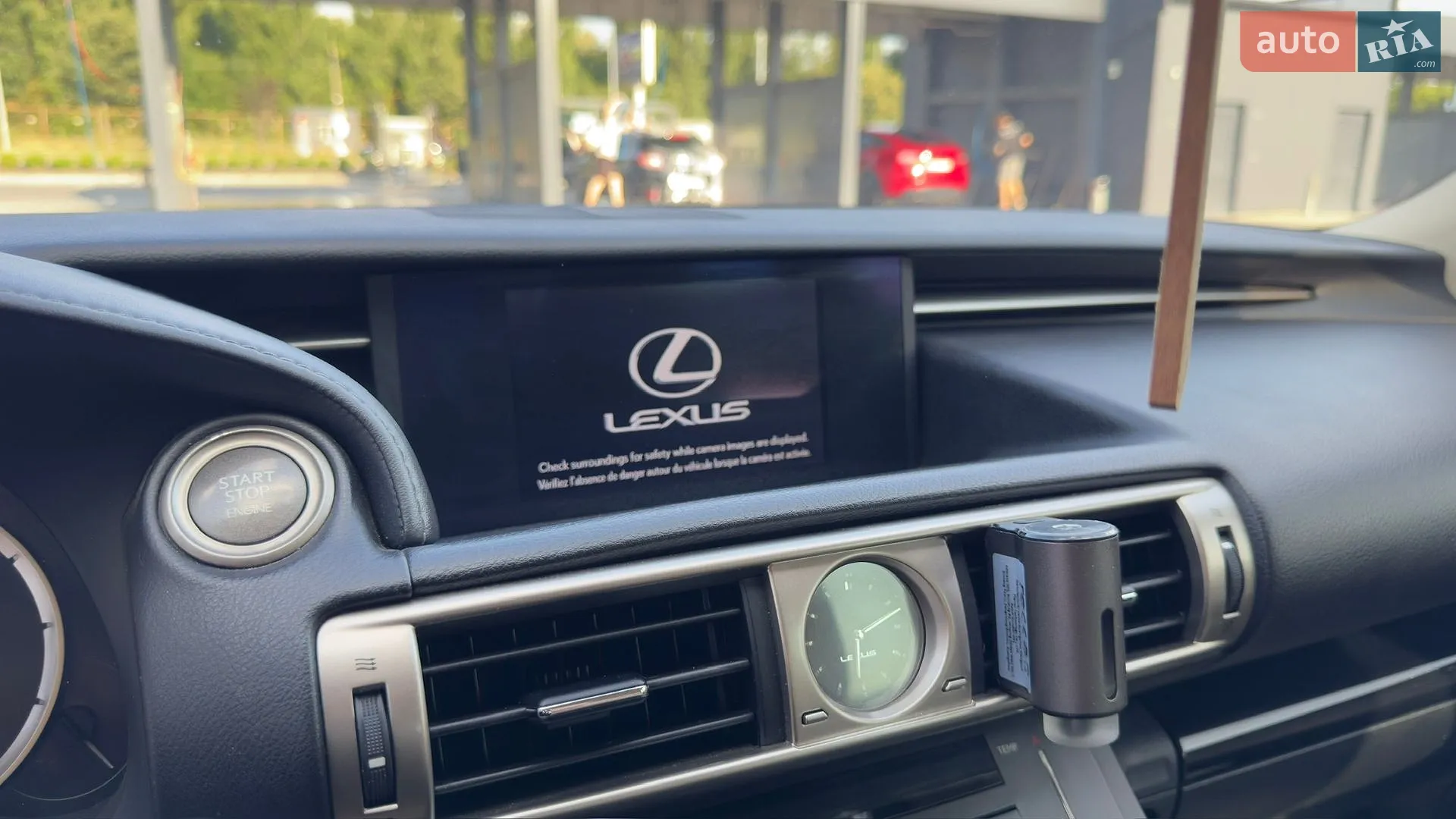 2016 Lexus IS - мініатюра 25