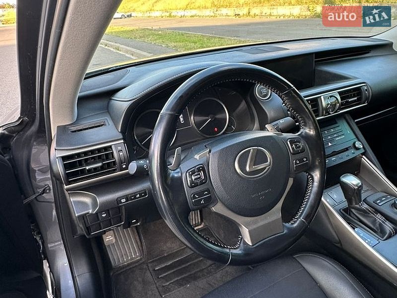 Седан Lexus IS 2017 в Киеве