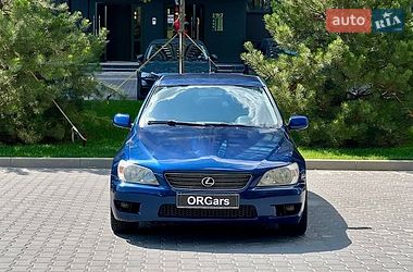 Седан Lexus IS 2000 в Киеве