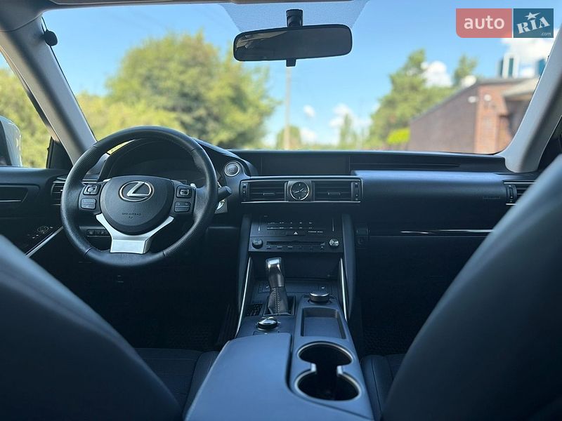 Седан Lexus IS 2017 в Києві