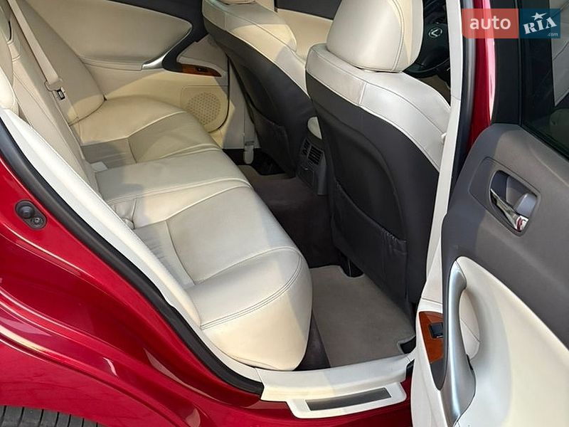 Седан Lexus IS 2008 в Николаеве