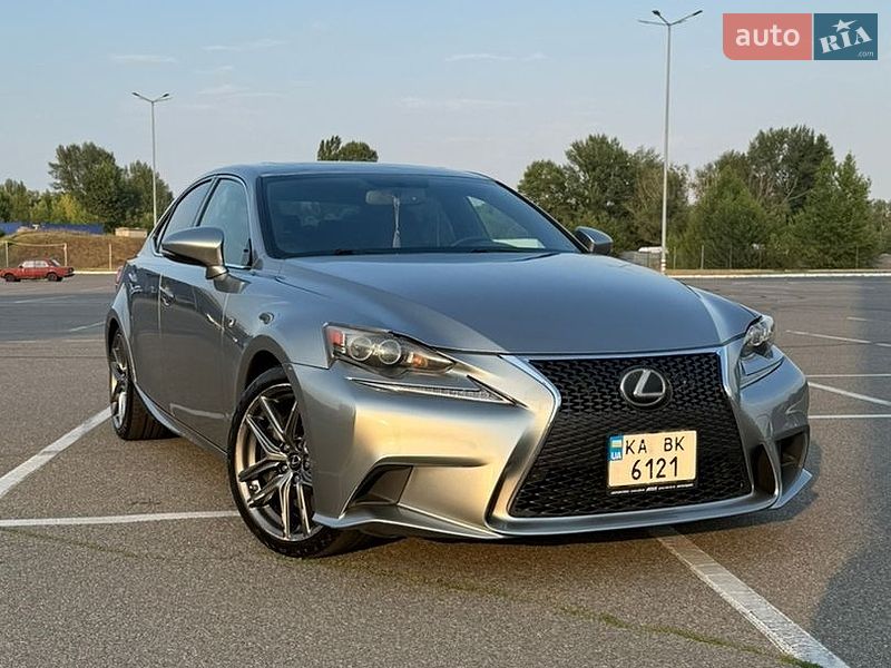 Lexus IS 2016