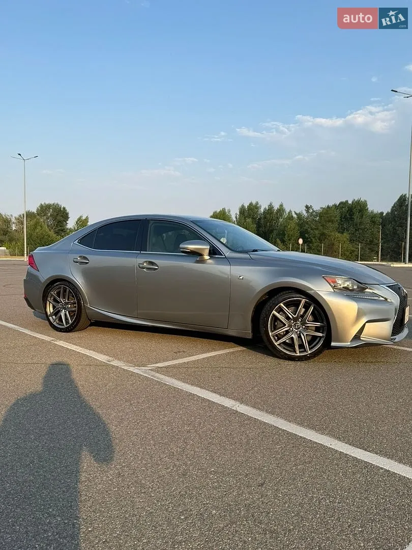 2016 Lexus IS - мініатюра 2