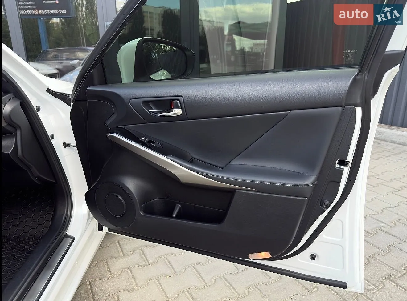 2015 Lexus IS - мініатюра 27