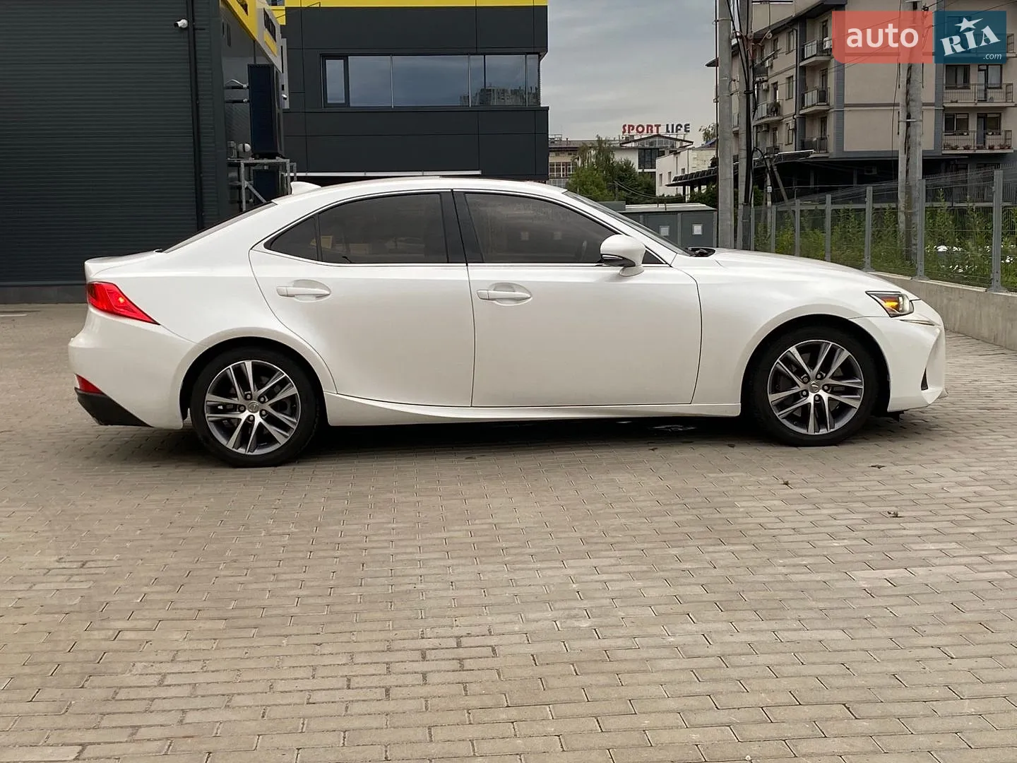 2017 Lexus IS - мініатюра 5