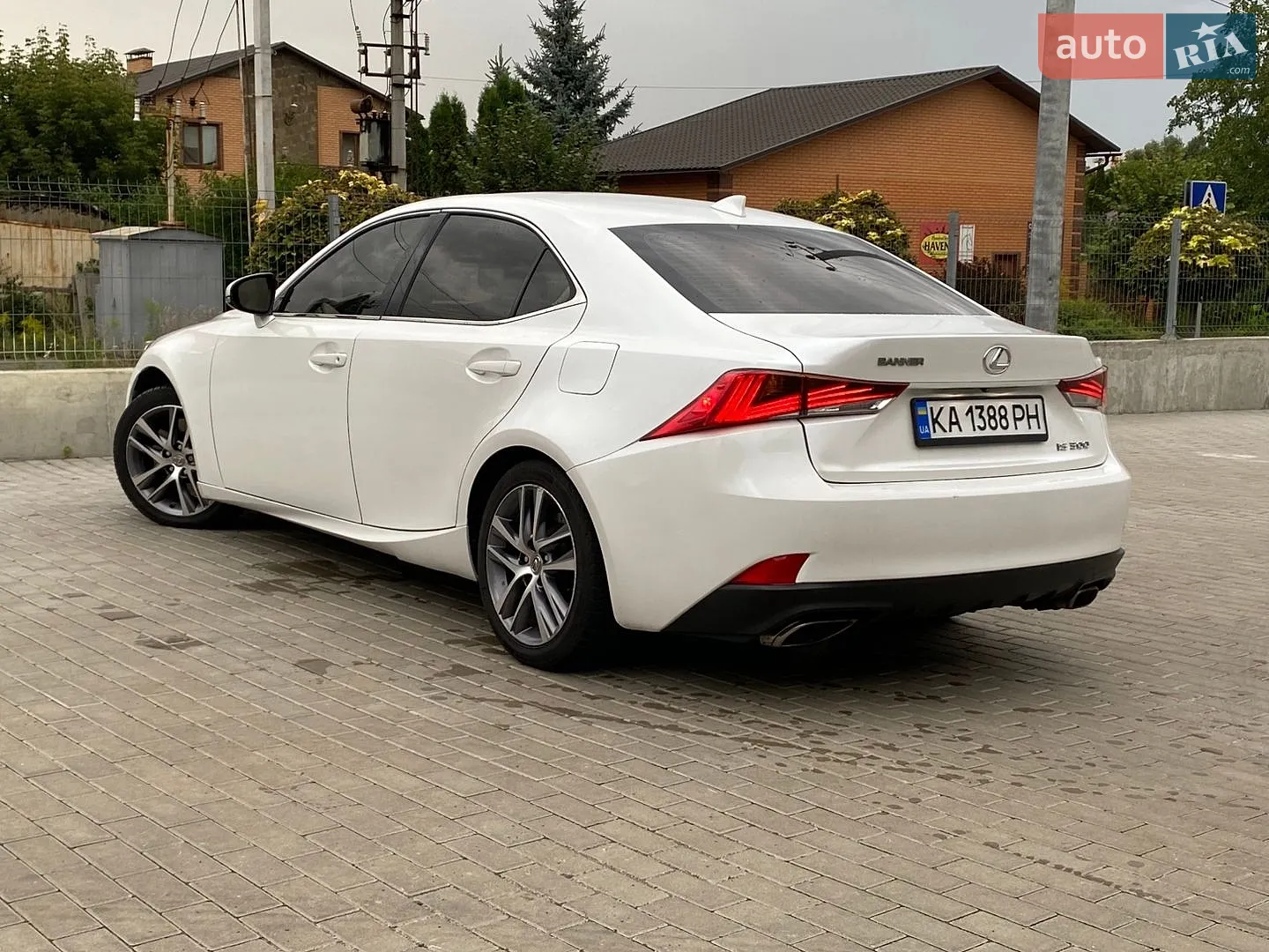 2017 Lexus IS - мініатюра 9