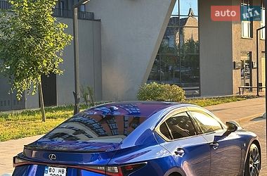 Седан Lexus IS 2022 в Львові