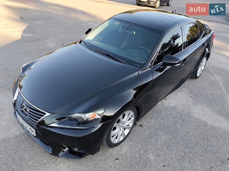 Седан Lexus IS 2016 в Новій Водолагі