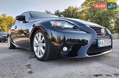 Седан Lexus IS 2016 в Новій Водолагі