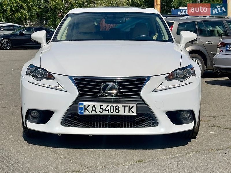 Седан Lexus IS 2015 в Киеве