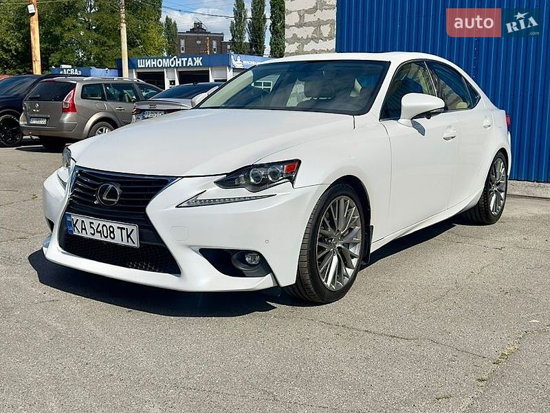 Седан Lexus IS 2015 в Киеве