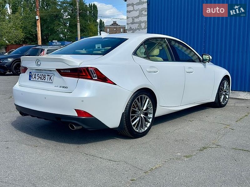 Седан Lexus IS 2015 в Киеве