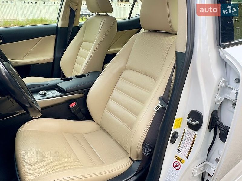 Седан Lexus IS 2015 в Киеве