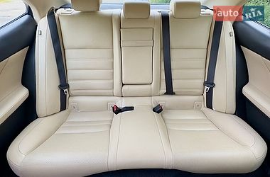 Седан Lexus IS 2015 в Киеве