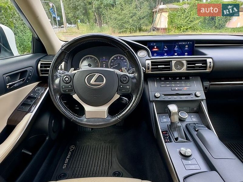 Седан Lexus IS 2015 в Киеве