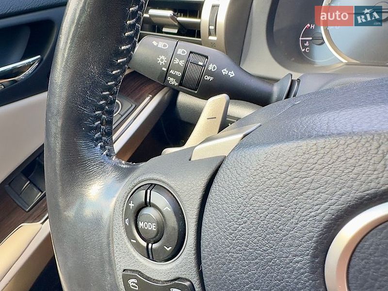 Седан Lexus IS 2015 в Киеве