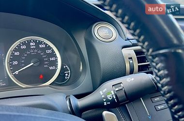 Седан Lexus IS 2015 в Киеве