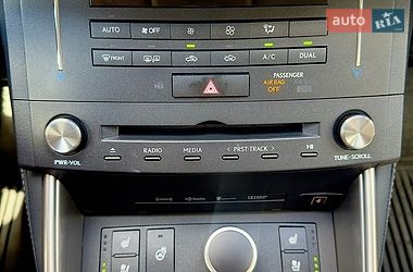 Седан Lexus IS 2015 в Киеве