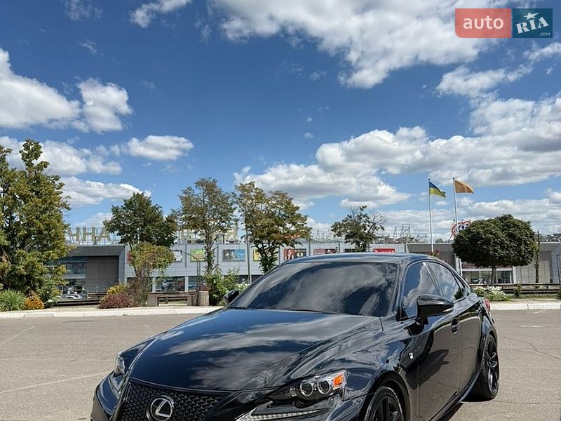 Седан Lexus IS 2015 в Кривом Роге