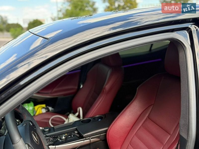 Седан Lexus IS 2015 в Кривом Роге