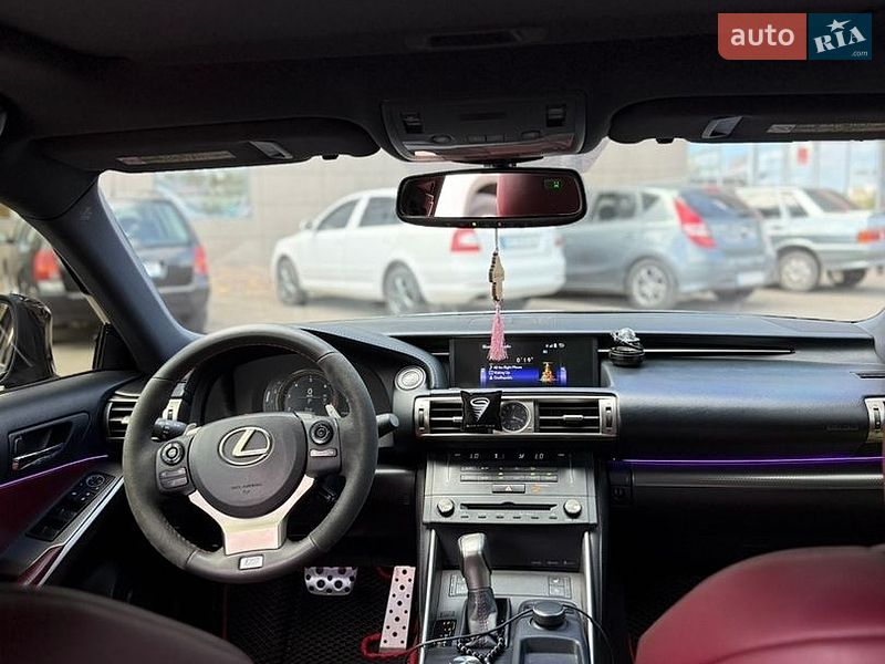 Седан Lexus IS 2015 в Кривом Роге