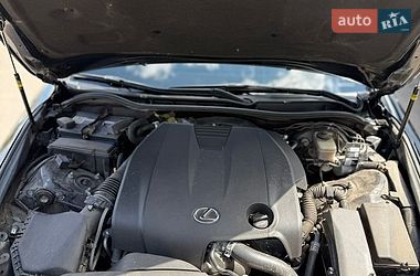 Седан Lexus IS 2015 в Кривом Роге
