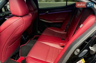 Седан Lexus IS 2015 в Кривом Роге