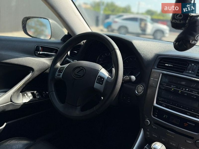 Седан Lexus IS 2011 в Кривом Роге