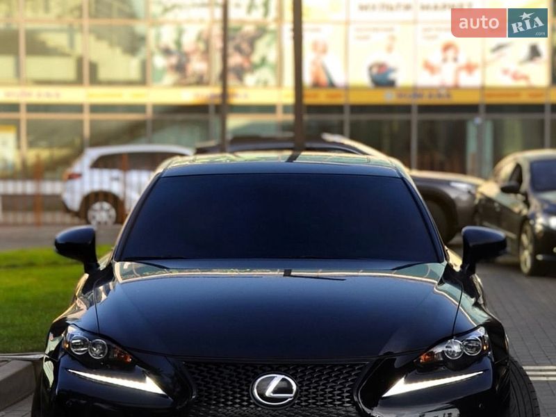 Седан Lexus IS 2015 в Кривому Розі
