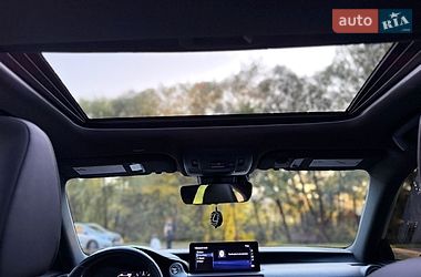 Седан Lexus IS 2023 в Сваляві