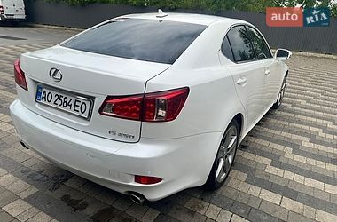 Седан Lexus IS 2010 в Сваляві