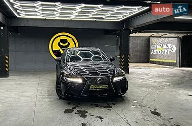 Седан Lexus IS 2014 в Черновцах