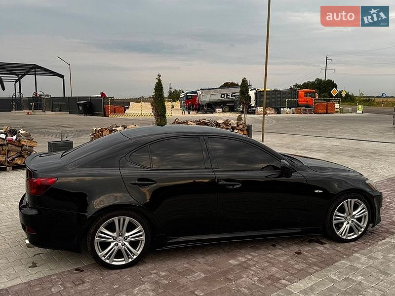 Седан Lexus IS 2006 в Тернополі