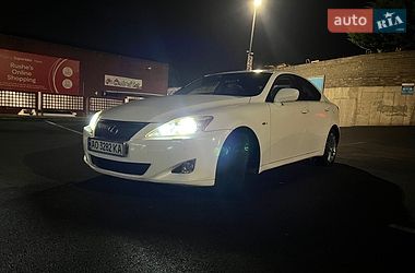 Седан Lexus IS 2005 в Ужгороді