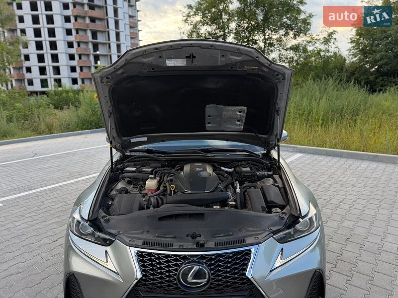 Седан Lexus IS 2018 в Хмельницькому