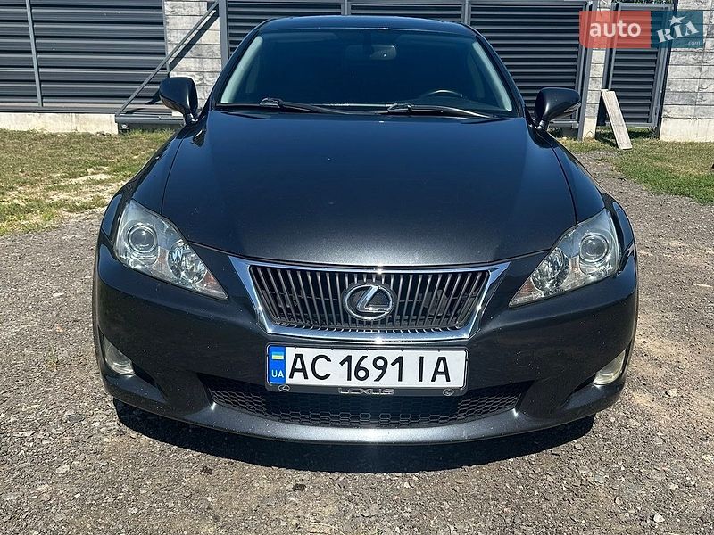 Седан Lexus IS 2010 в Володимирі