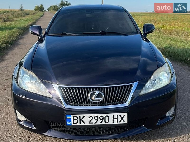 Седан Lexus IS 2010 в Черкасах