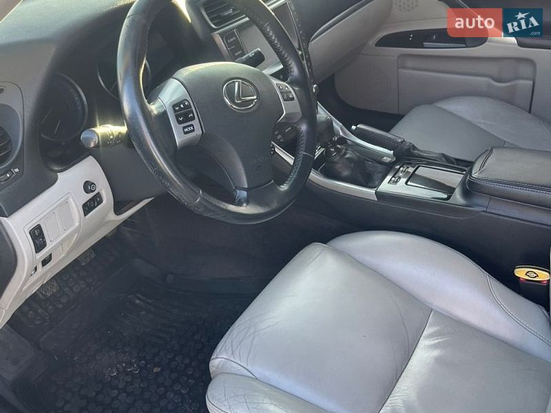 Седан Lexus IS 2010 в Черкасах