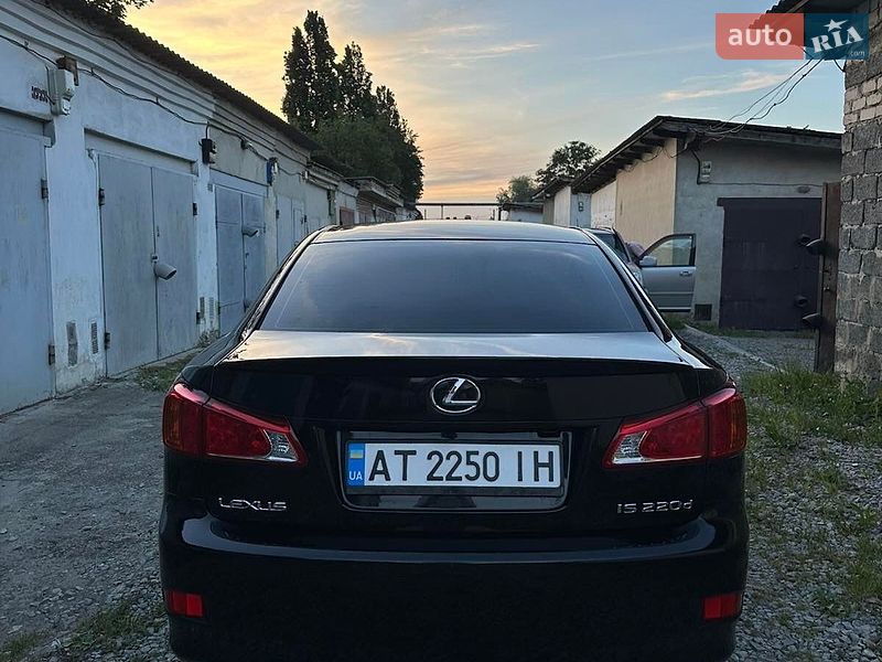 Седан Lexus IS 2009 в Ивано-Франковске
