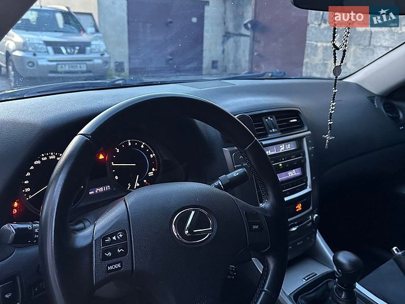 Седан Lexus IS 2009 в Ивано-Франковске