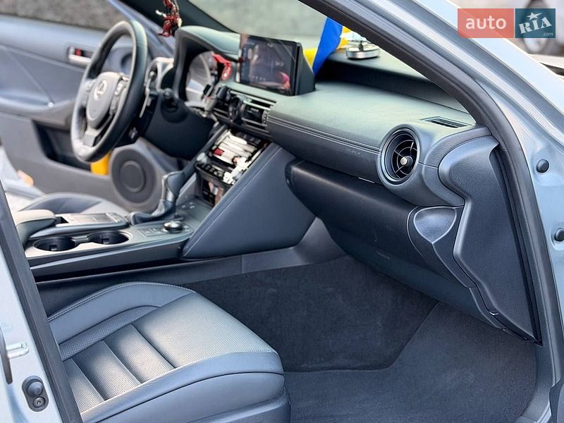 Седан Lexus IS 2023 в Киеве фото 20 Седан Lexus IS 2023 в Киеве