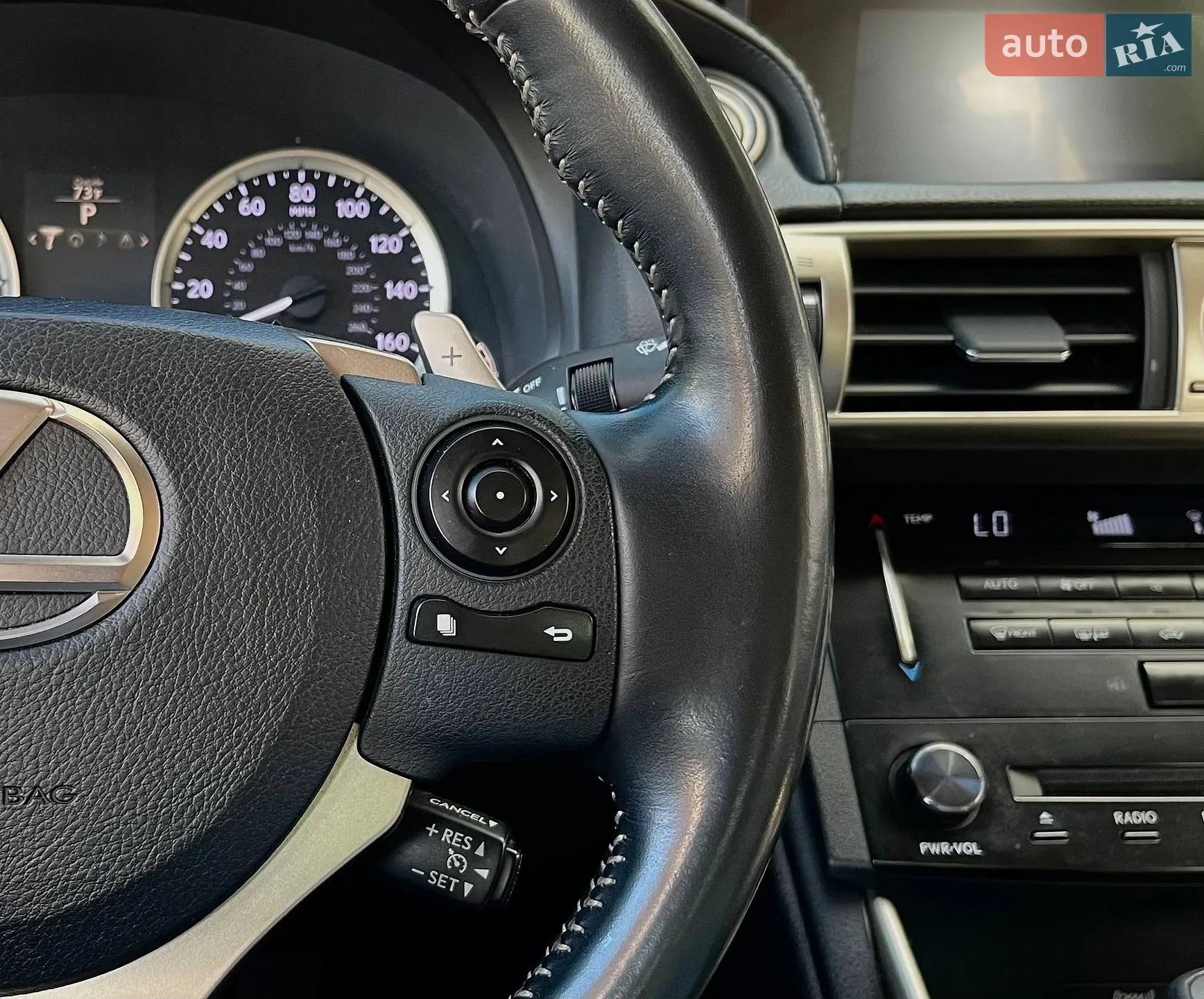 2013 Lexus IS - мініатюра 19