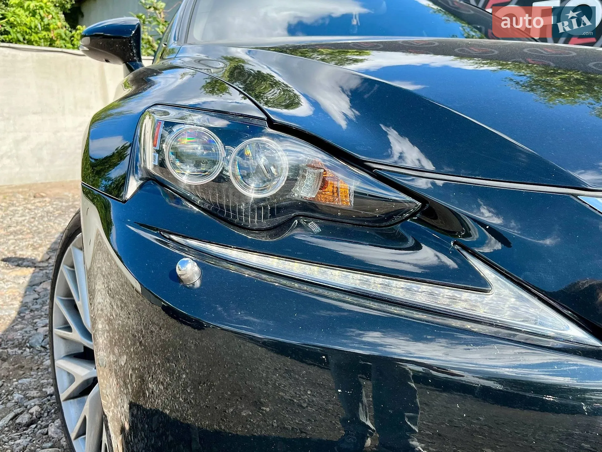 2013 Lexus IS - мініатюра 3
