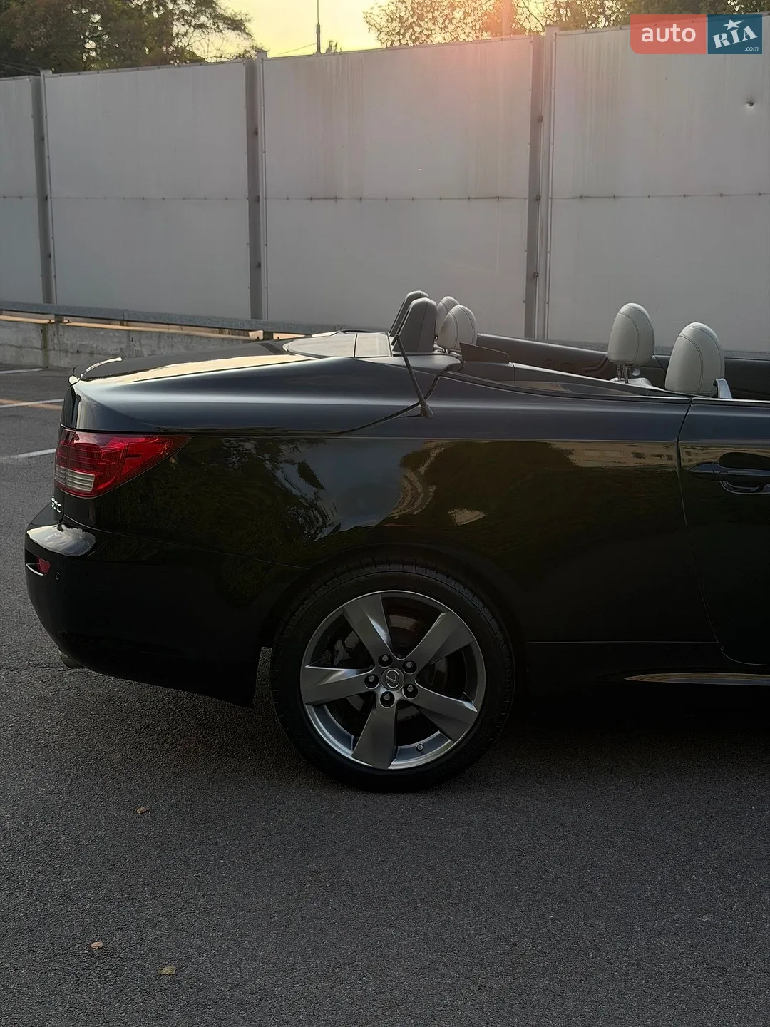 2011 Lexus IS - мініатюра 26