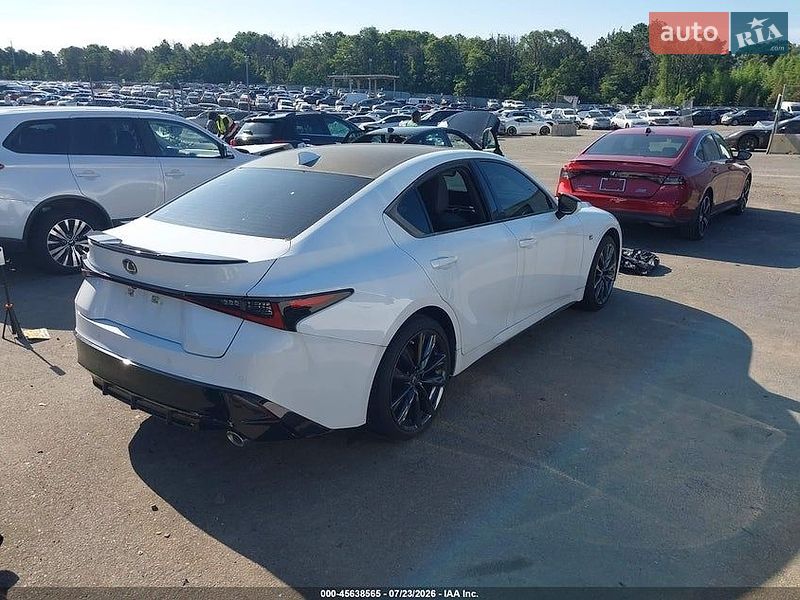 Седан Lexus IS 2022 в Киеве