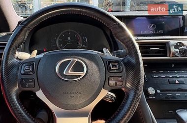 Седан Lexus IS 2017 в Львове